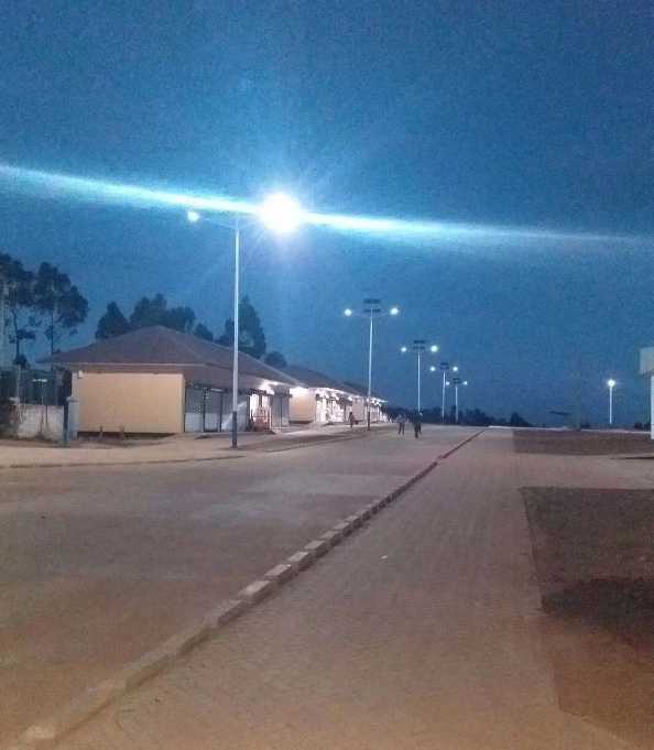 崇州市非洲科特迪瓦太阳能路灯工程